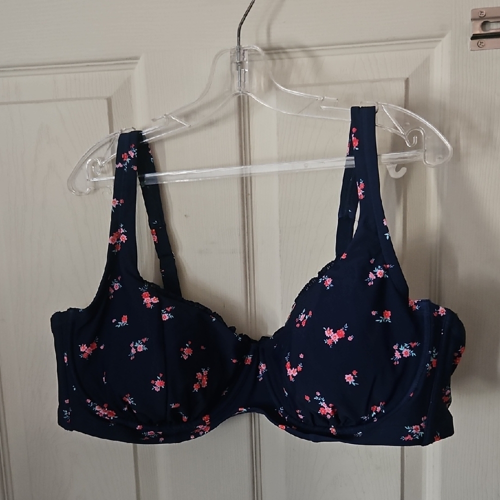 WHITE FABLE NAVY BLUE FLORAL BIKINI TOP: NEW WITHOUT TAGS: SIZE 20